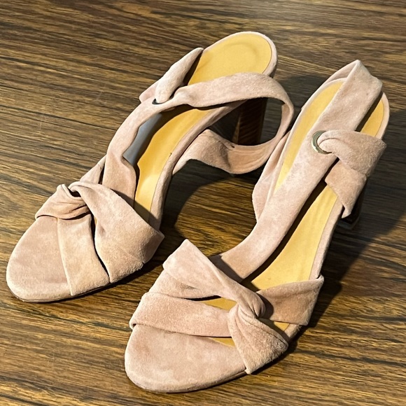 Suede Sézane heels in nude/soft pink color - EUC - Picture 11 of 16